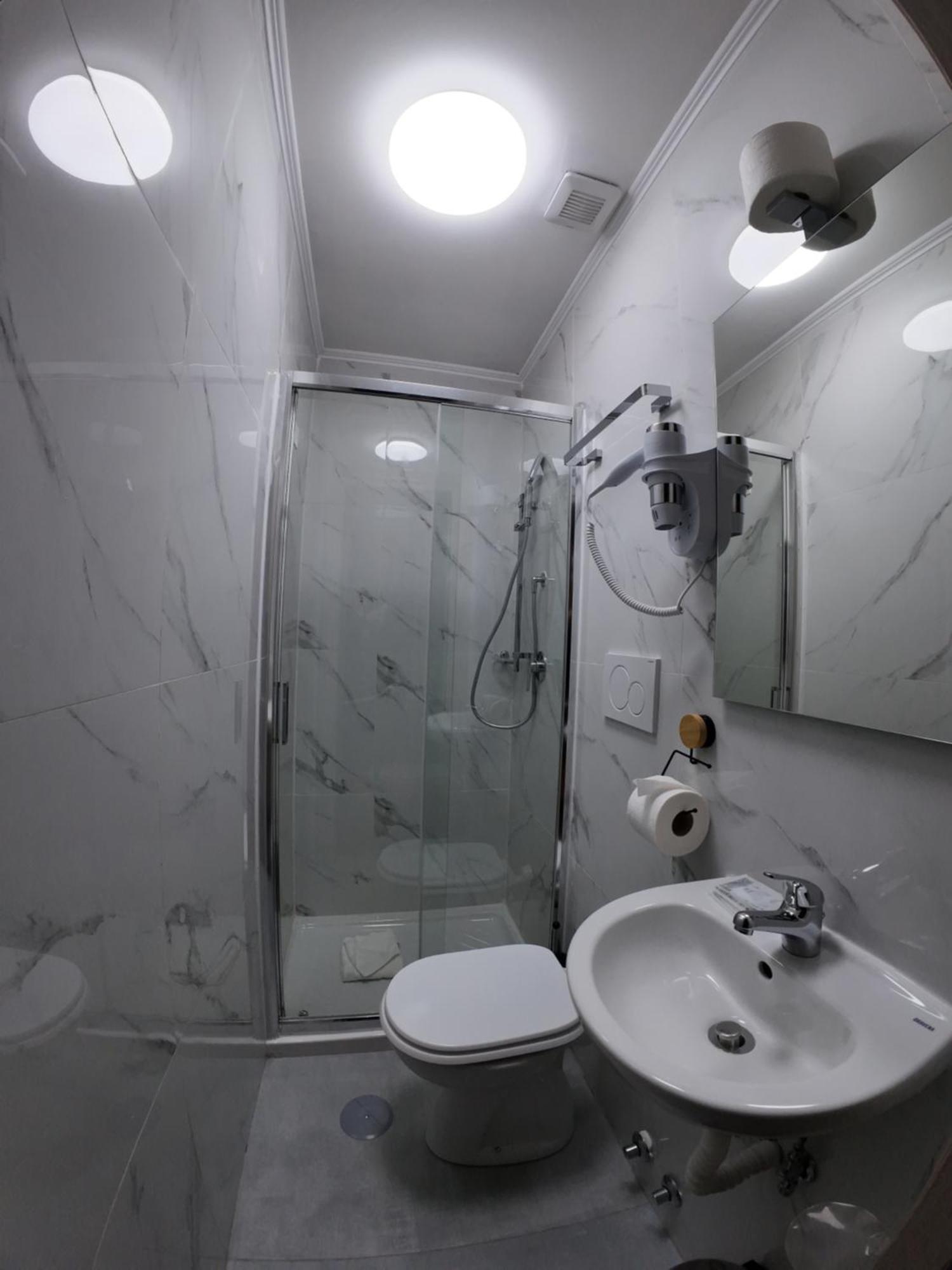 Kaydee Guesthouse Рим Екстер'єр фото